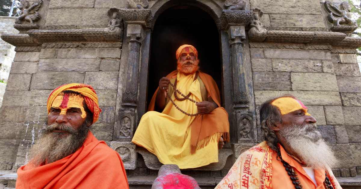 What is the difference between the knowledge acquired by the Guru and by the books An article that explains the importance of Guru-compressed