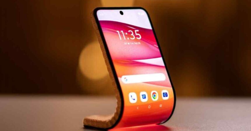 About Motorola Smartphone Features This wrist-worn device is not a watch, but a smartphone; Know why this Motorola smartphone will be special-compressed