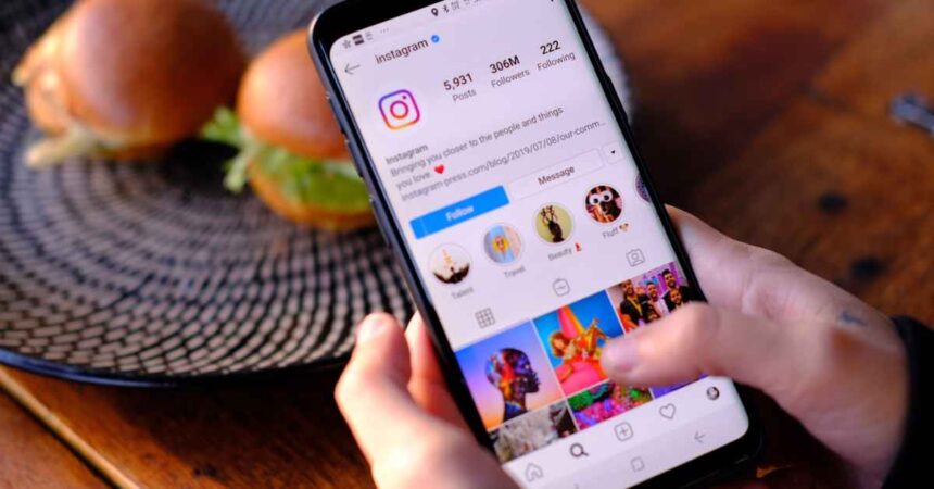 Instagram Pe Followers Kaise Badhaye-compressed