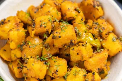 Aloo Ke Gutke Recipe in Hindi